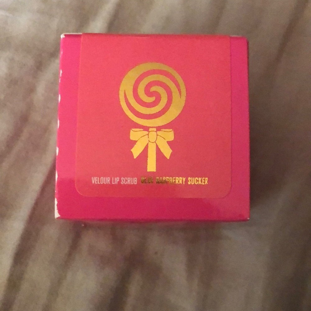 Jeffree Star Blue Raspberry Sucker lip scrub